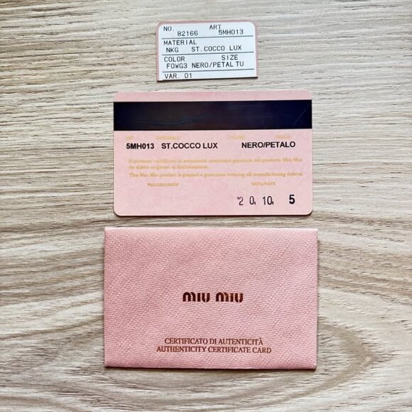 Miu Miu Croc-Embossed Long Wallet - Picture 5 of 10